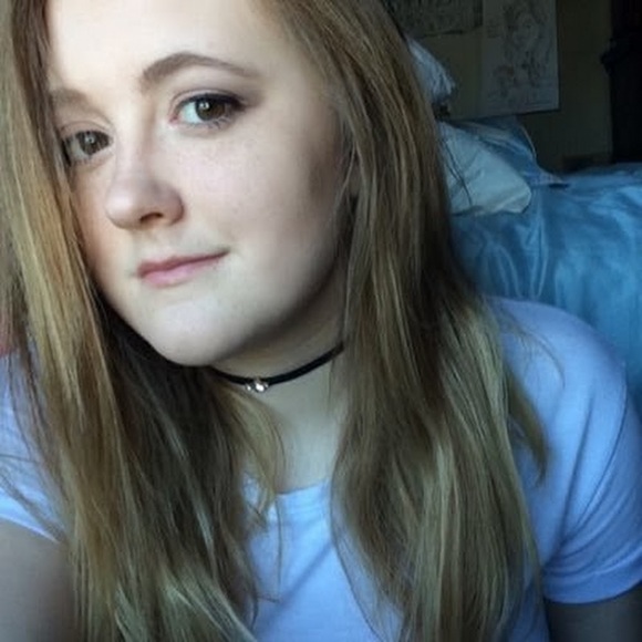 Meet your Posher, Elisa - Picture 1 of 1